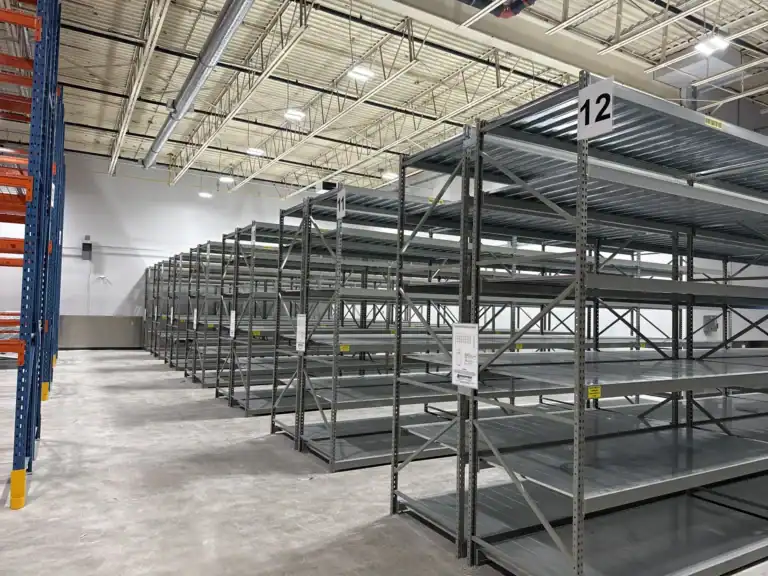 Rows of System 800 wide span shelving in a warehouse